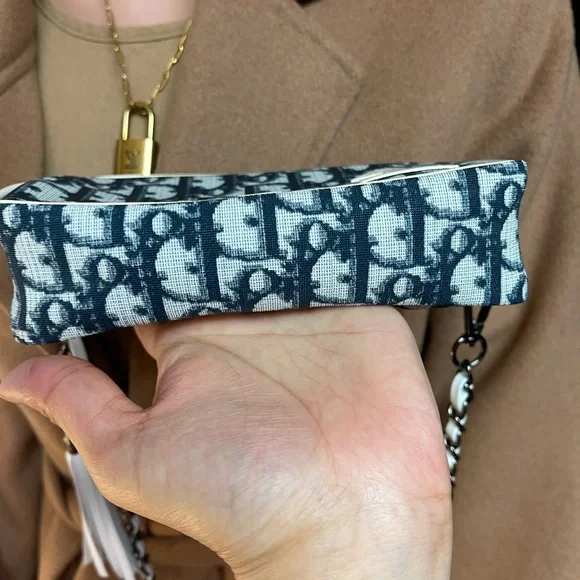 Authentic vintage Dior mini accesory pouch (HK30) - Picture 7 of 16
